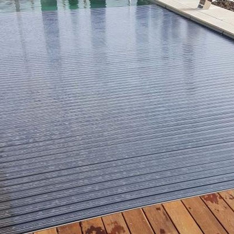 Monaco 1000 glassfiberbasseng med benk/beach-sone