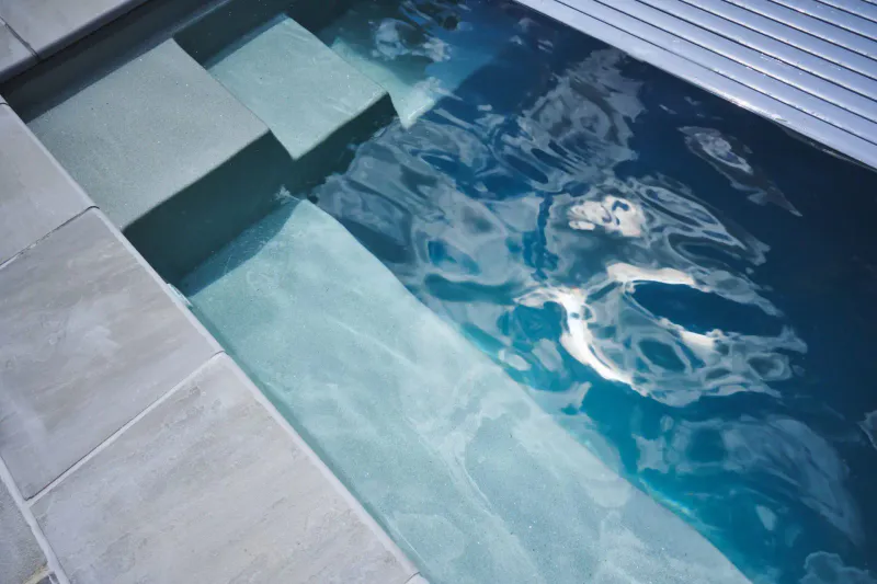 Classic 103 – Ekstra stort basseng for kompromissløs svømming